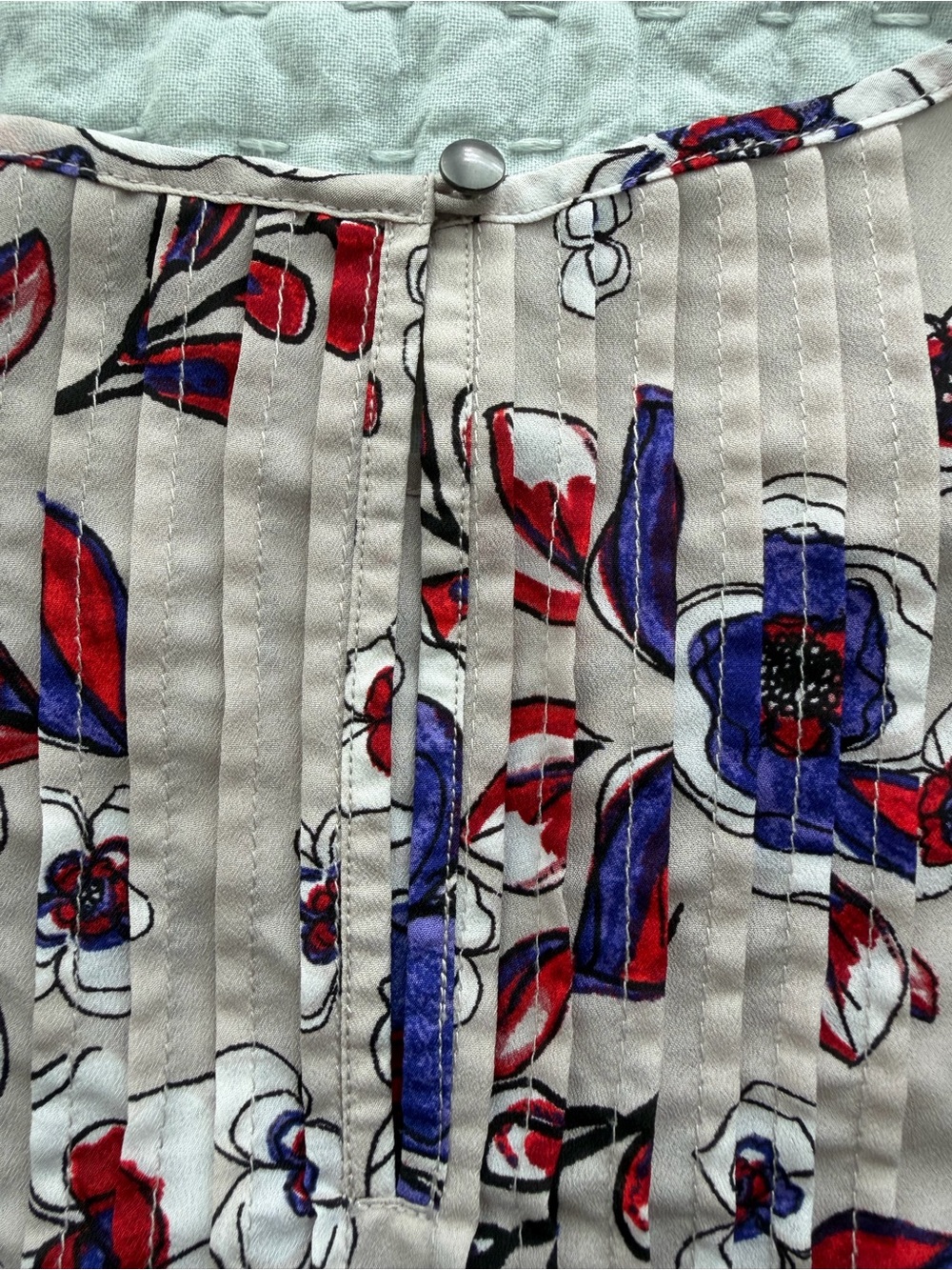 Banana Republic Floral Blouse Taupe Cream Art Floral Pintuck Ruffle Placket Size - Picture 7 of 7